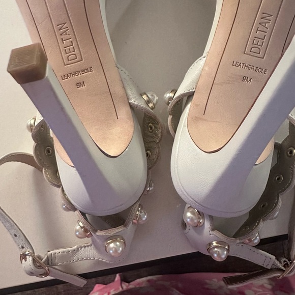 ⭐️ Host Pick ⭐️ Deltan Maryam Pearl Embellished heel Sandals size 8 - Picture 7 of 8